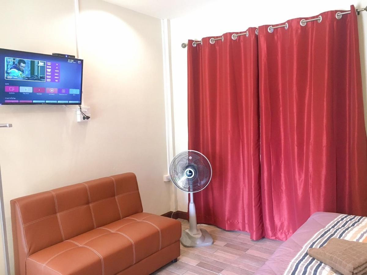 นพรัตน์การ์เด้นฮิลล์ Hotel Uthai Thani Exterior foto